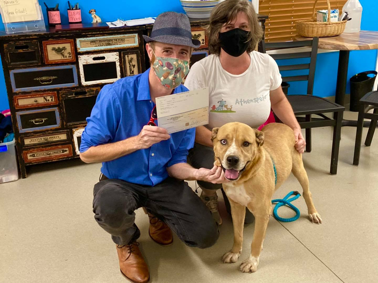 Carey McLaughlin GIVES BACK to AthensPets
