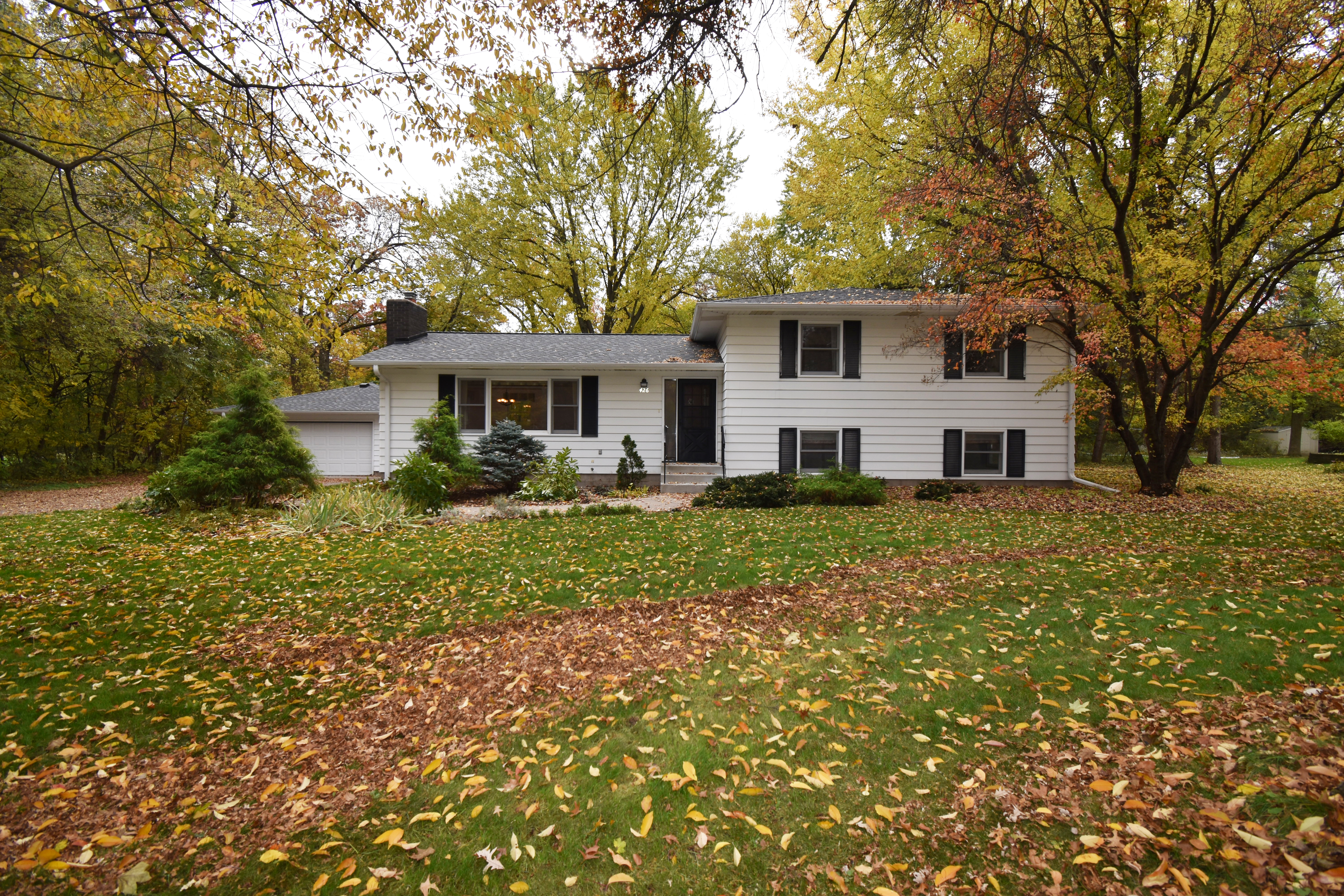 New on Market and Open House Sunday, Oct 31 from 1-3pm!