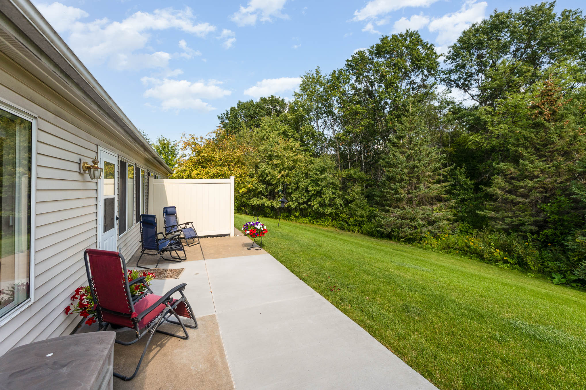 Just Listed –  Woodbury Townhome with Private Views!