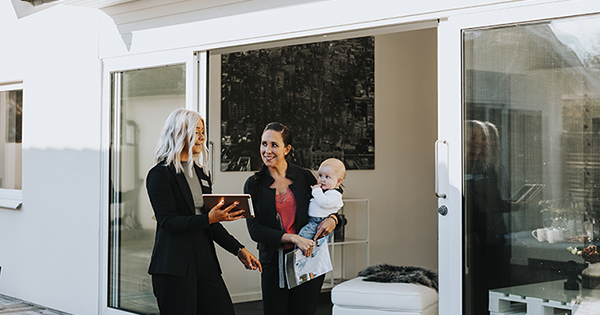 What Experts are Saying About the 2023 Housing Market