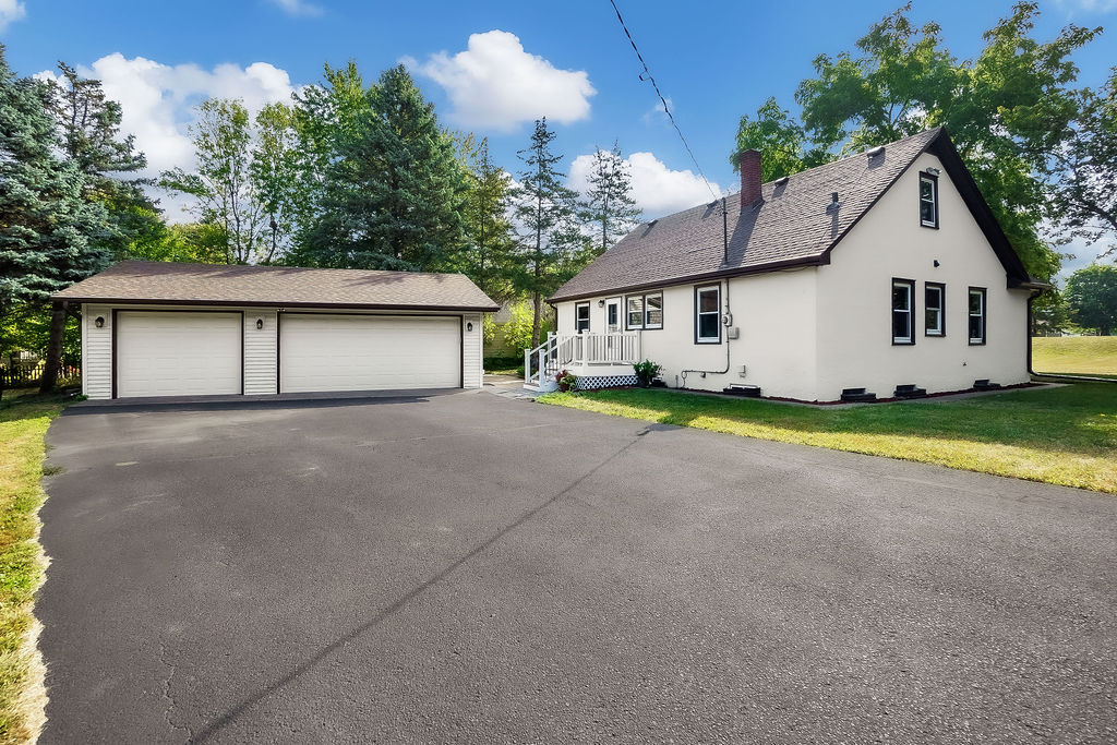 SOLD!  Hard to find 2 Bedroom, 2 Bath home in Oakdale, 3/4 Acres!