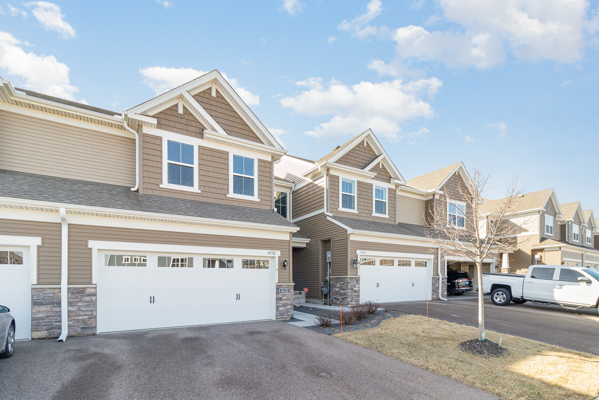 Woodbury Townhome – 3 Bedrooms/2 Baths, 2 Car Garage