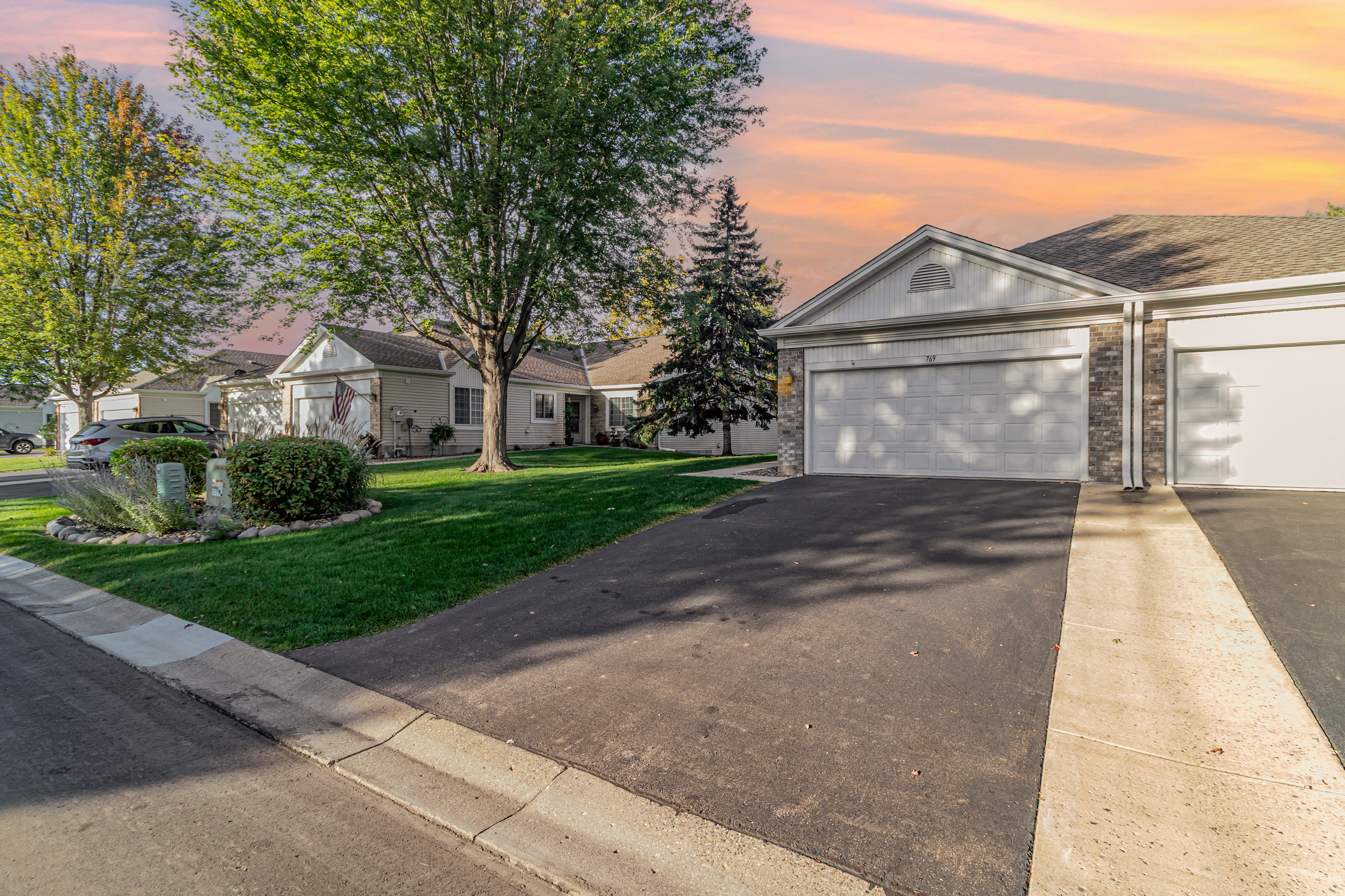 Price Reduced AND Open House Sat & Sun, Nov 1 & 2, from 12-2:00 pm