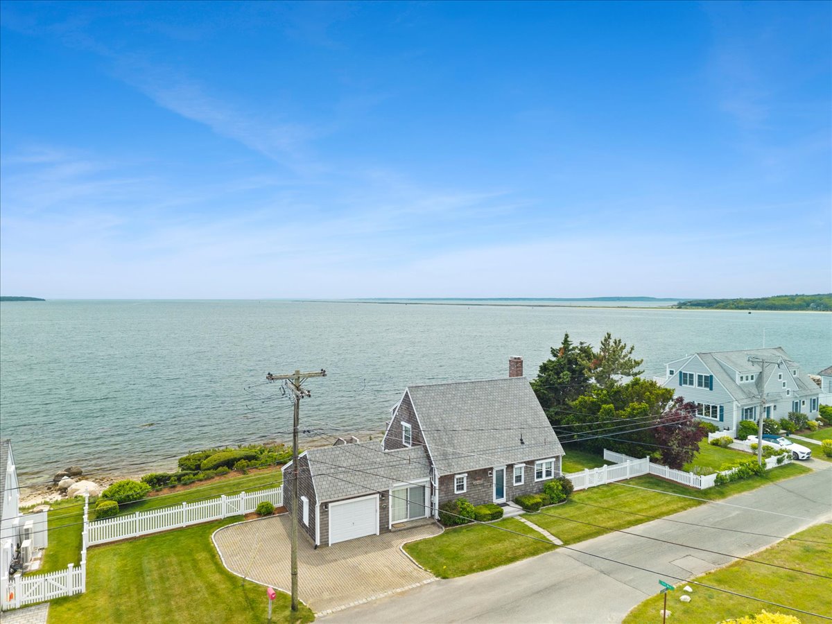 80 Captains Row Mashnee Island