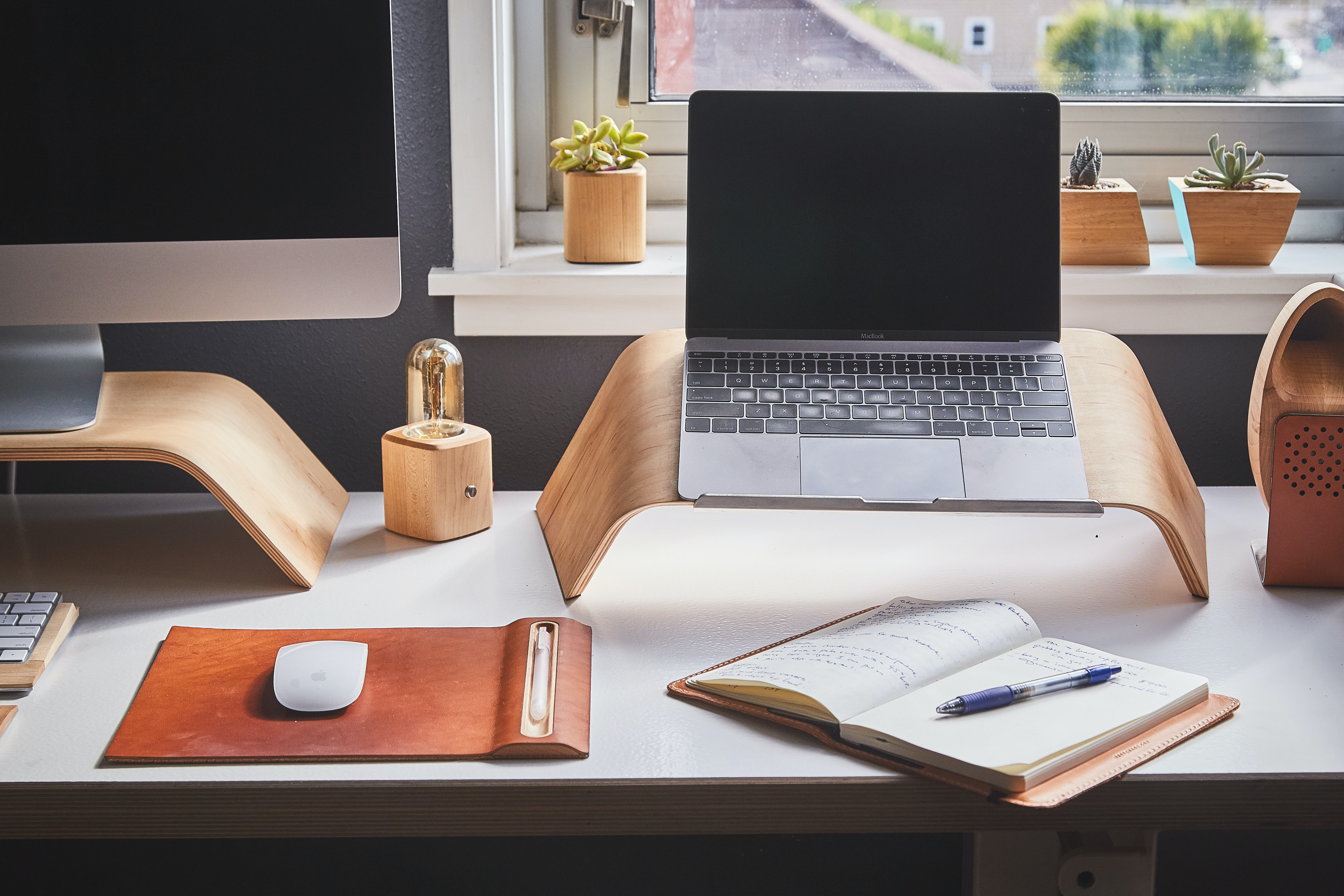 9 must-have items for setting up your productive home office