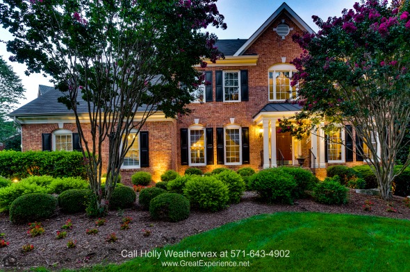 Luxury Homes for Sale in Vienna VA - Live an affluent life in this beautifully located Vienna VA luxury home for sale.