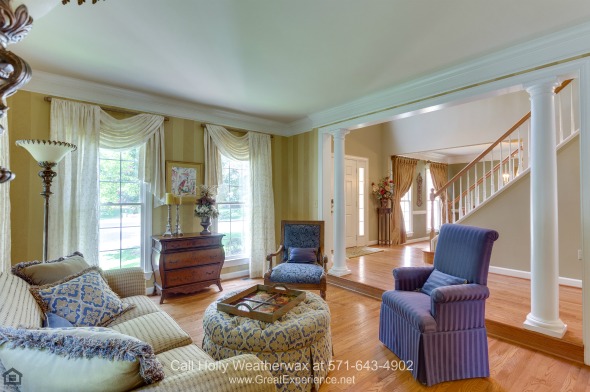 Luxury Homes in Vienna VA - Nestled in one of the best neighborhoods, this Vienna home is the best place for you and your loved ones.