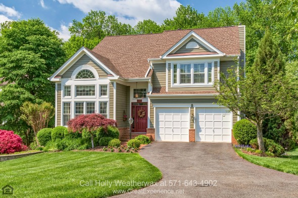  Homes for Sale in Reston VA - Your own slice of paradise awaits in this beautiful Reston VA home for sale. 