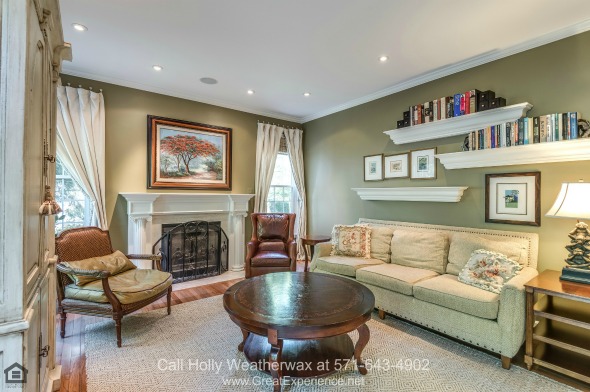 Homes for Sale in Reston VA - This impressive Reston VA home is magazine-worthy. 