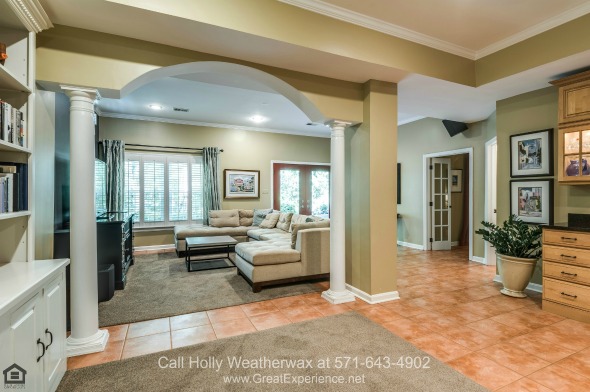 Reston VA Homes - Space, luxury, and fantastic nature views are yours to enjoy in this Reston VA home for sale.