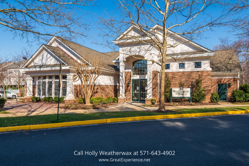 Condo for Sale in Reston - Everything you need is right here in this Reston, VA condo.