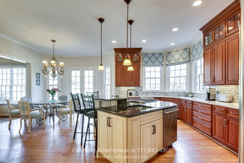 Property for Sale in Great Falls VA - The kitchen of this Great Falls VA property is a chef's dream.