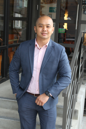 Howard Vongpaseuth