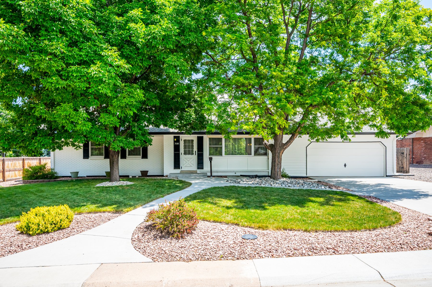 7120 S Chase Ct -- Sold