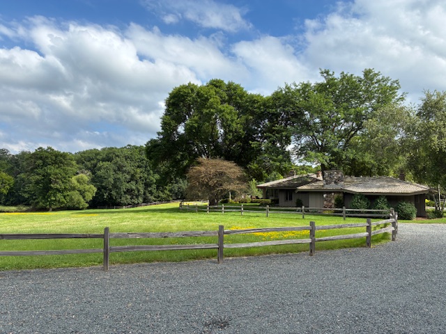 1532 Tamarack Rd, Medina