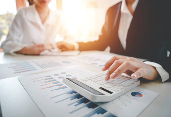 Home valuation consultation in Greensboro, NC [update: replace with your own photo]
