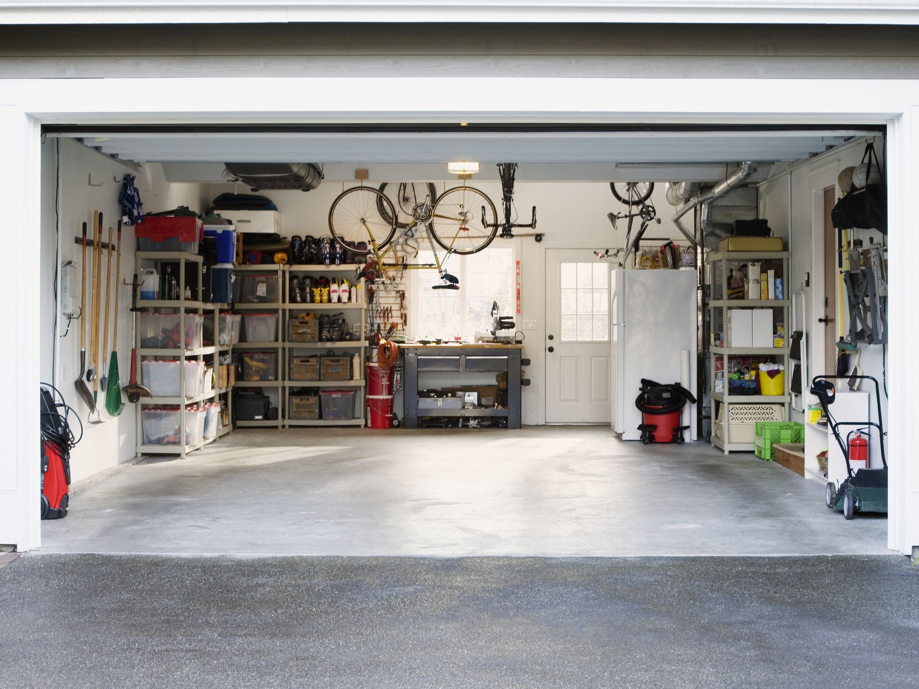 8 Potential Problems You Should Watch Out for When Viewing a Home's Garage