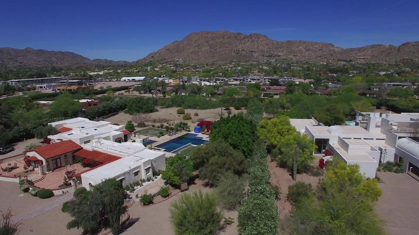 Paradise Valley homes with Mummy Mountain in the background
