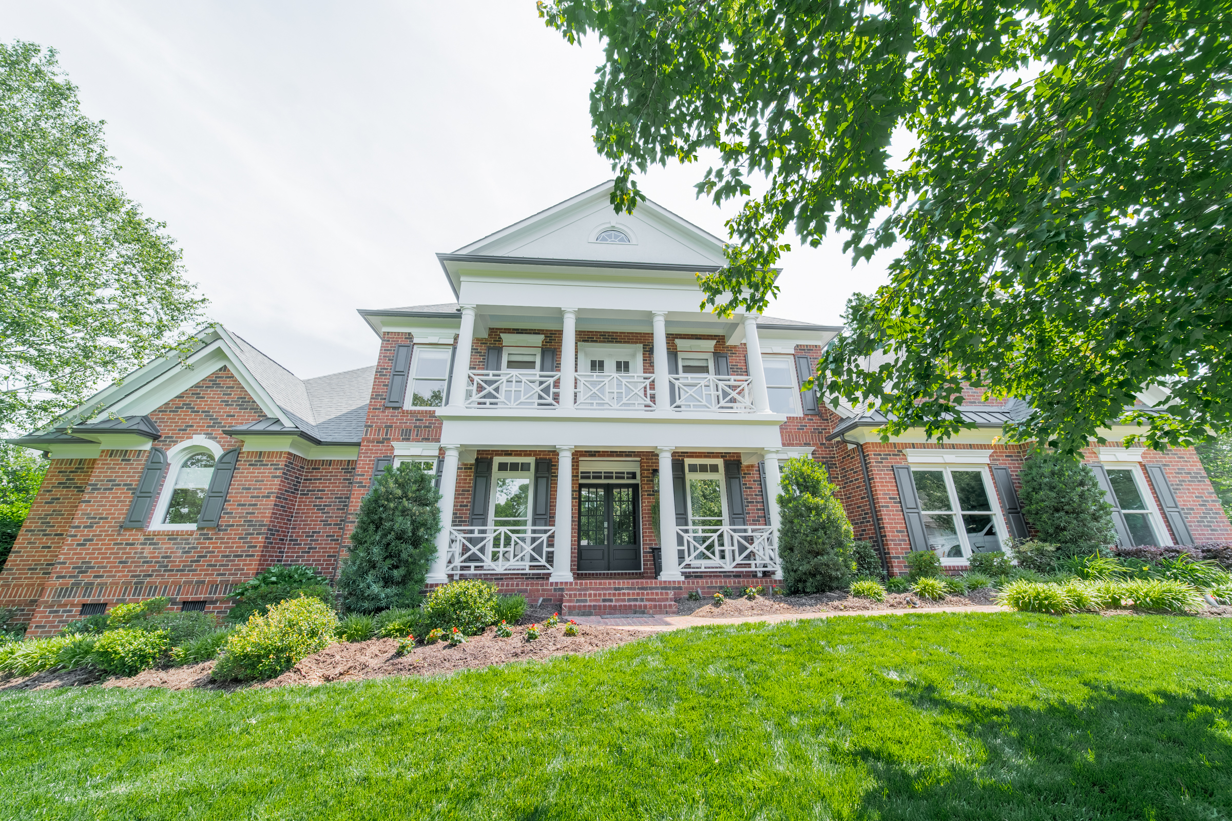 Real Estate Professionals Are Experts at Keeping You Safe When You Sell