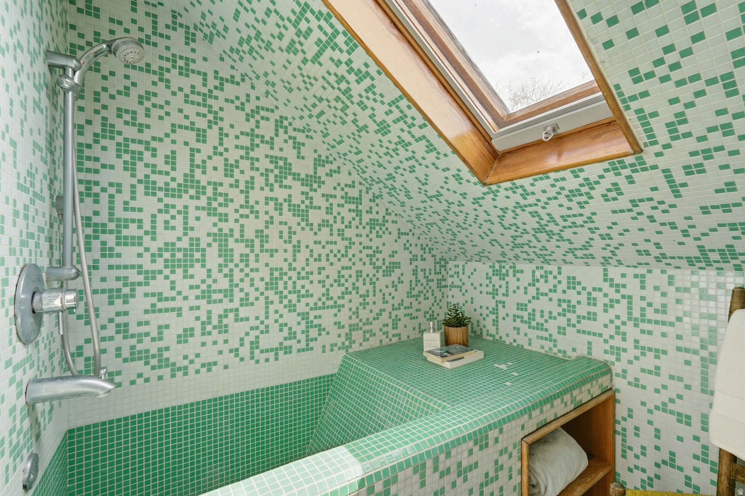 antique 9th and 9th home for sale with bathtub antique 9th and 9th home for sale with bathrub